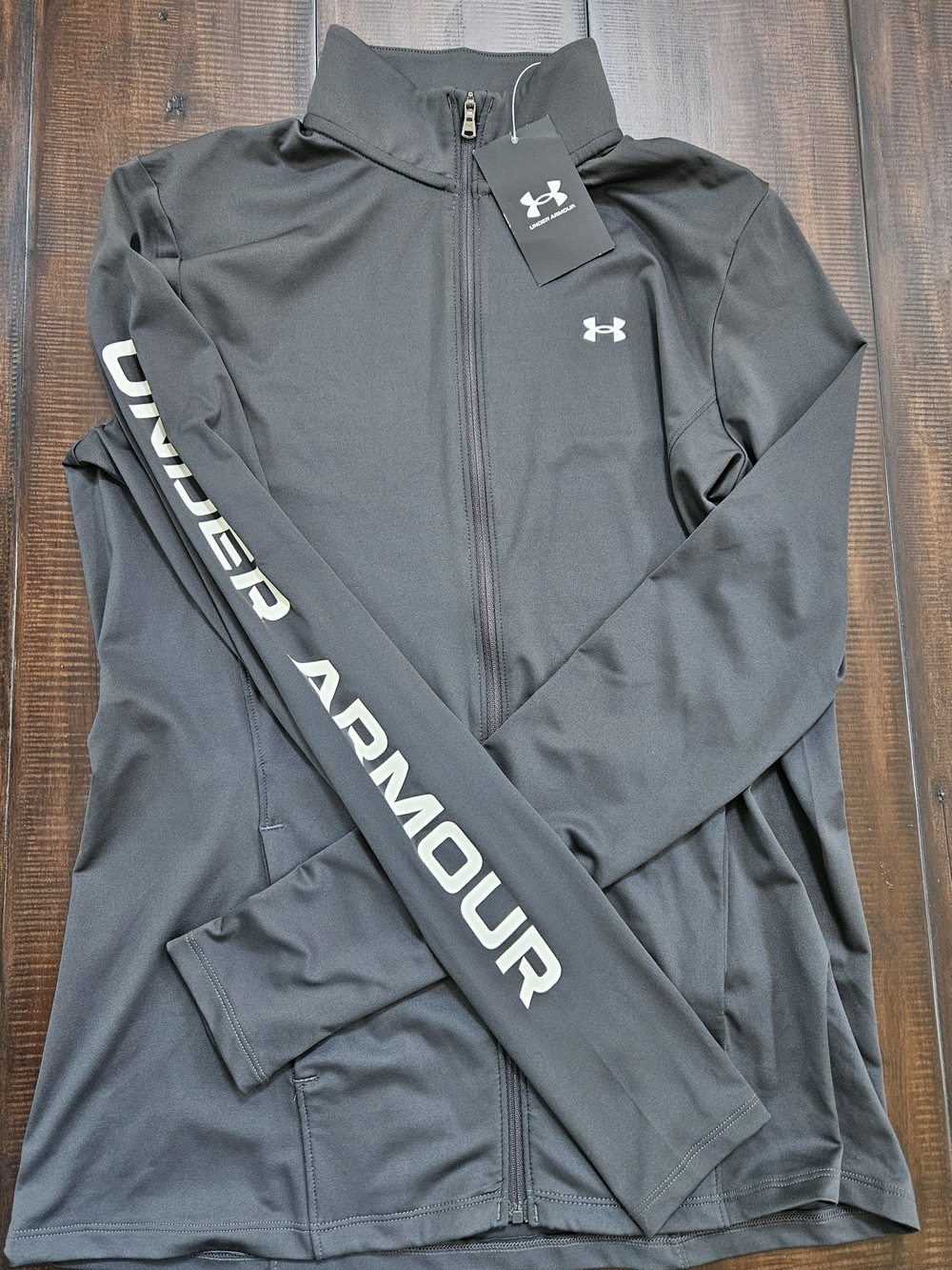 NWT Under Armour Heatgear Black Full-Zip Athletic Jacket with Sleeve Logo